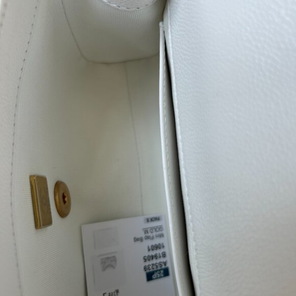 CHANEL White top handle Bag with Elegant Chain - Picture 6 of 8